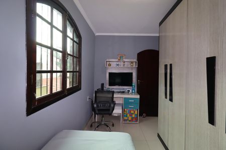 Casa à venda com 208m², 3 quartos e 2 vagasQuarto 2