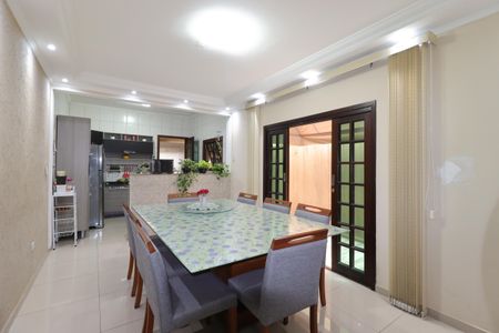 Casa à venda com 208m², 3 quartos e 2 vagasSala de Jantar