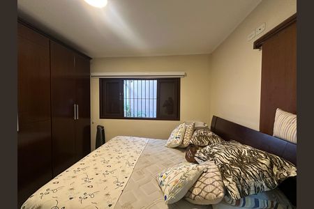 Casa para alugar com 250m², 3 quartos e 3 vagas Casa para alugar com 250m², 3 quartos e 3 vagasQuarto 1