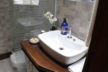 Casa para alugar com 250m², 3 quartos e 3 vagas Casa para alugar com 250m², 3 quartos e 3 vagasBanheiro