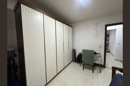 Casa para alugar com 250m², 3 quartos e 3 vagas Casa para alugar com 250m², 3 quartos e 3 vagasQuarto 2
