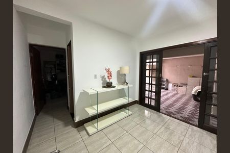 Casa para alugar com 250m², 3 quartos e 3 vagas Casa para alugar com 250m², 3 quartos e 3 vagasSala 2