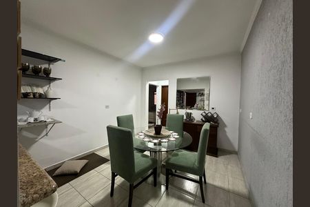 Casa para alugar com 250m², 3 quartos e 3 vagas Casa para alugar com 250m², 3 quartos e 3 vagasSala de Jantar