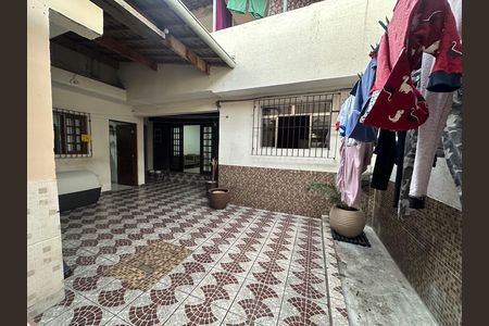 Casa para alugar com 250m², 3 quartos e 3 vagas Casa para alugar com 250m², 3 quartos e 3 vagasQuintal