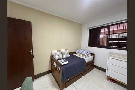 Casa para alugar com 250m², 3 quartos e 3 vagas Casa para alugar com 250m², 3 quartos e 3 vagasQuarto 2