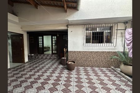 Casa para alugar com 250m², 3 quartos e 3 vagas Casa para alugar com 250m², 3 quartos e 3 vagasQuintal