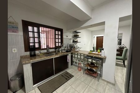 Casa para alugar com 250m², 3 quartos e 3 vagas Casa para alugar com 250m², 3 quartos e 3 vagasCozinha