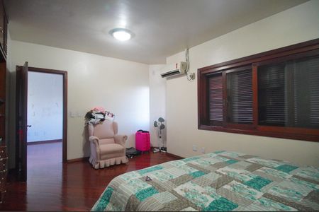 Casa à venda com 594m², 2 quartos e 3 vagasSuíte 2