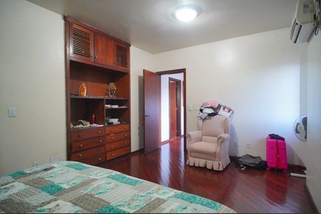 Casa à venda com 594m², 2 quartos e 3 vagasSuíte 2