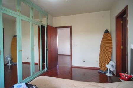 Casa à venda com 594m², 2 quartos e 3 vagasSuíte 1