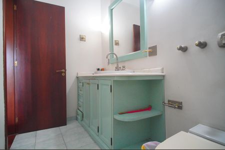 Casa à venda com 594m², 2 quartos e 3 vagasBanheiro da Suíte 1