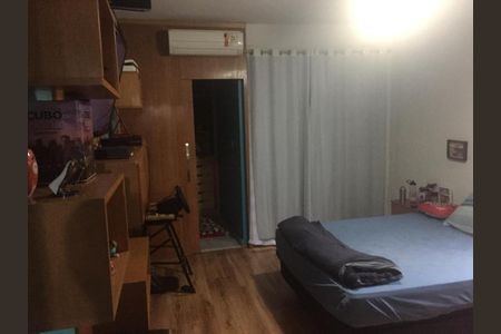 Casa à venda com 230m², 3 quartos e 5 vagas Casa à venda com 230m², 3 quartos e 5 vagasDormitório