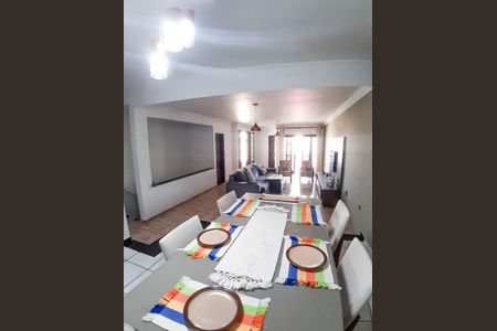 Casa à venda com 3 quartos, 307m² em Parque das Nações, Santo André