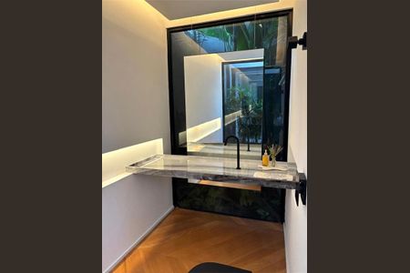 Casa à venda com 350m², 4 quartos e 4 vagas