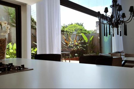 Casa à venda com 4 quartos, 350m² em Brooklin, São Paulo