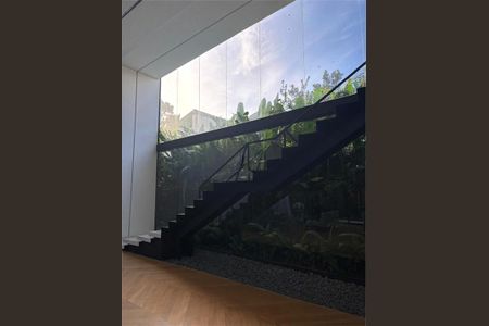 Casa à venda com 350m², 4 quartos e 4 vagas