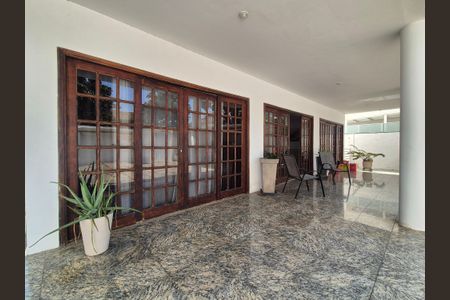 Casa à venda com 600m², 4 quartos e 5 vagasVaranda da Sala