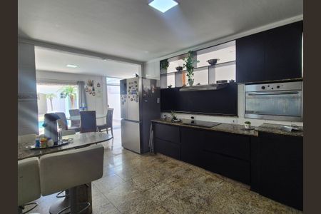 Casa à venda com 600m², 4 quartos e 5 vagasCozinha