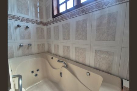 Casa à venda com 600m², 4 quartos e 5 vagasBanheiro da Suíte 3