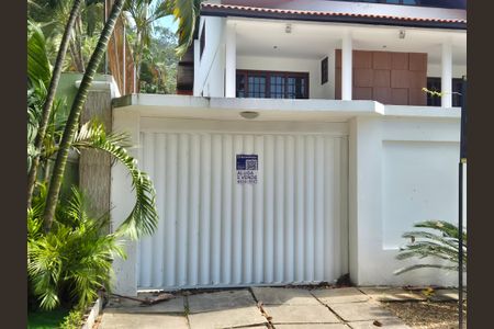 Casa à venda com 600m², 4 quartos e 5 vagasPlaca