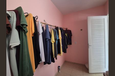 Casa à venda com 600m², 4 quartos e 5 vagasCloset Suíte 4