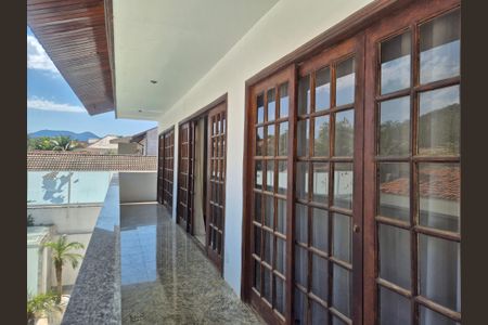 Casa à venda com 600m², 4 quartos e 5 vagasVaranda da Suíte 2