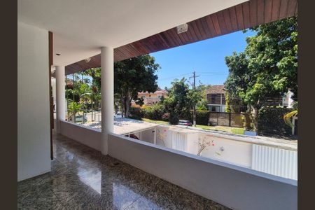 Casa à venda com 600m², 4 quartos e 5 vagasVaranda da Suíte 4