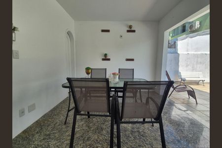 Casa à venda com 600m², 4 quartos e 5 vagasÁrea externa