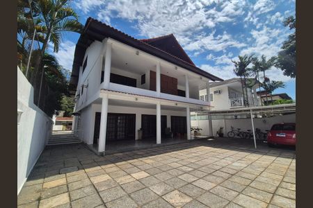 Casa à venda com 600m², 4 quartos e 5 vagasFachada da Casa