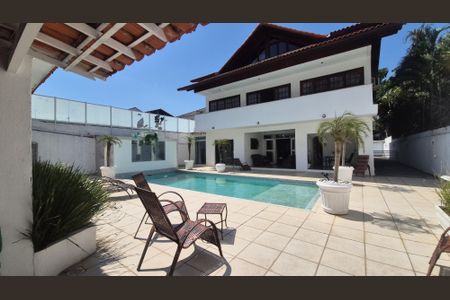 Casa à venda com 600m², 4 quartos e 5 vagasÁrea externa