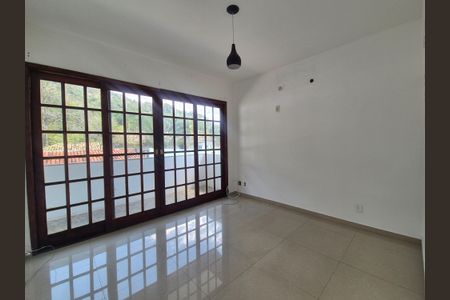 Casa à venda com 600m², 4 quartos e 5 vagasSuíte 3