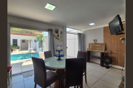 Casa à venda com 600m², 4 quartos e 5 vagasCopa
