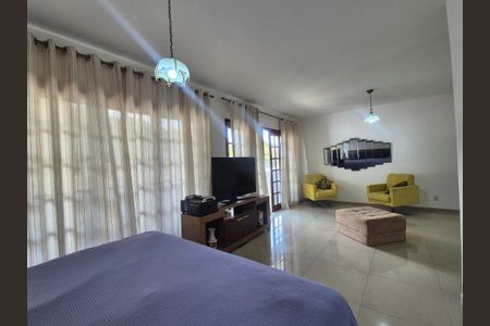 Casa à venda com 600m², 4 quartos e 5 vagasSuíte 2