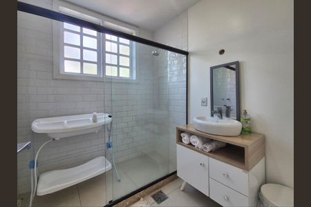 Casa à venda com 600m², 4 quartos e 5 vagasBanheiro da Suíte 5