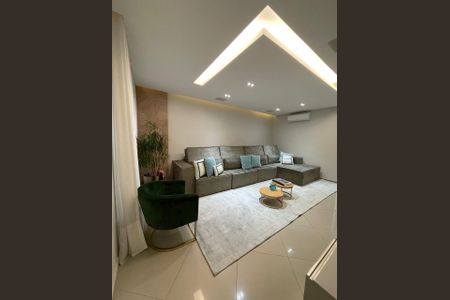 Casa à venda com 3 quartos, 168m² em Cidade Mãe do Céu, São Paulo