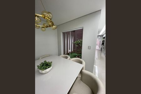 Casa à venda com 3 quartos, 168m² em Cidade Mãe do Céu, São Paulo