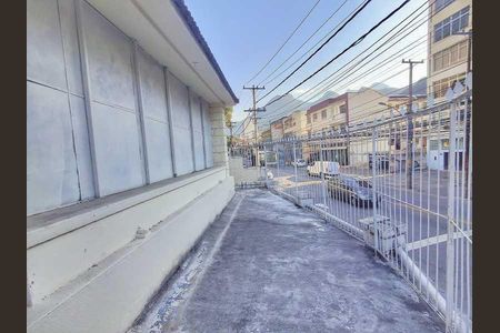 Casa à venda com 297m², 6 quartos e 1 vaga