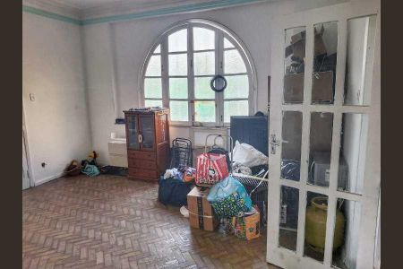 Casa à venda com 297m², 6 quartos e 1 vaga