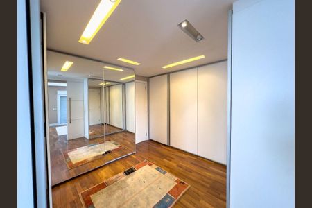 Casa à venda com 5 quartos, 687m² em Alphaville Residencial Um, Barueri