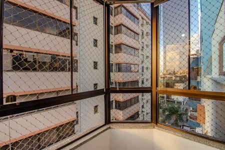 Varanda da Sala 2 de apartamento à venda com 3 quartos, 149m² em Vila Ipiranga, Porto Alegre