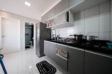 Cozinha de apartamento para alugar com 2 quartos, 33m² em Vila Pierina, São Paulo