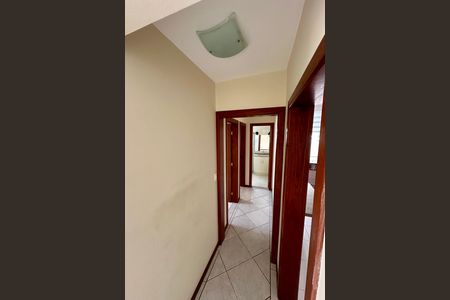 Corredor de apartamento para alugar com 2 quartos, 64m² em Kobrasol, São José