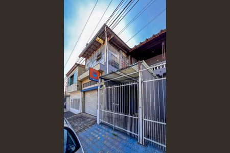 Casa para alugar com 200m², 3 quartos e 1 vaga Casa para alugar com 200m², 3 quartos e 1 vagaFachada