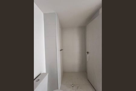 Apartamento à venda com 55m², 2 quartos e 1 vaga Apartamento à venda com 55m², 2 quartos e 1 vagaBanheiro Social