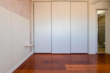 Apartamento à venda com 85m², 3 quartos e 2 vagasSuíte - Armários