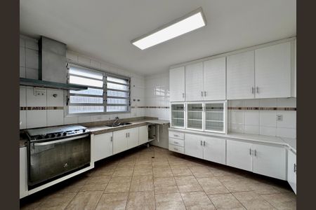 Casa para alugar com 400m², 4 quartos e 4 vagas Casa para alugar com 400m², 4 quartos e 4 vagasCozinha