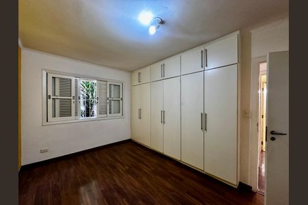 Casa para alugar com 400m², 4 quartos e 4 vagas Casa para alugar com 400m², 4 quartos e 4 vagasSuíte 2