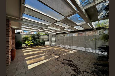 Casa para alugar com 400m², 4 quartos e 4 vagas Casa para alugar com 400m², 4 quartos e 4 vagasGaragem