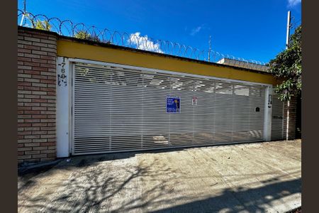 Casa para alugar com 400m², 4 quartos e 4 vagas Casa para alugar com 400m², 4 quartos e 4 vagasFachada