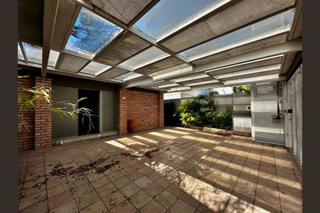 Casa para alugar com 400m², 4 quartos e 4 vagas Casa para alugar com 400m², 4 quartos e 4 vagasGaragem